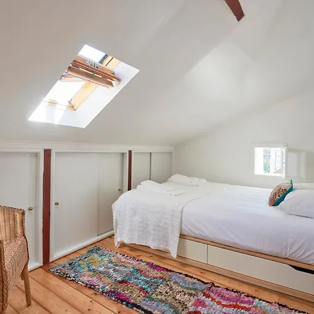 Central, Comfy And Light-filled Apt, By Timecooler * Лиссабон