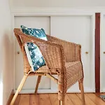 Central, Comfy And Light-filled Apt, By Timecooler 아파트 리스본