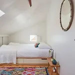 아파트 Central, Comfy And Light-filled Apt, By Timecooler *
