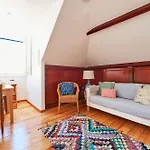 Central, Comfy And Light-filled Apt, By Timecooler * 리스본