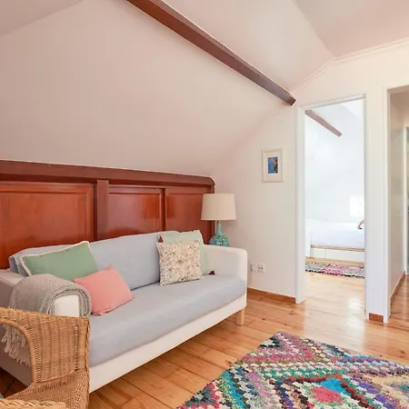 Central, Comfy And Light-filled Apt, By Timecooler شقة