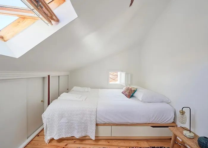 Central, Comfy And Light-filled Apt, By Timecooler * Lisboa