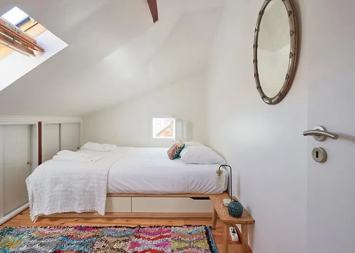 شقة Central, Comfy And Light-filled Apt, By Timecooler *