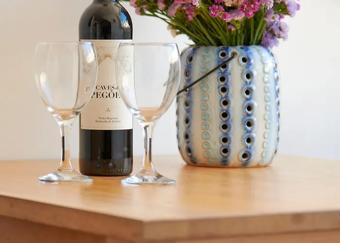 شقة Central, Comfy And Light-filled Apt, By Timecooler