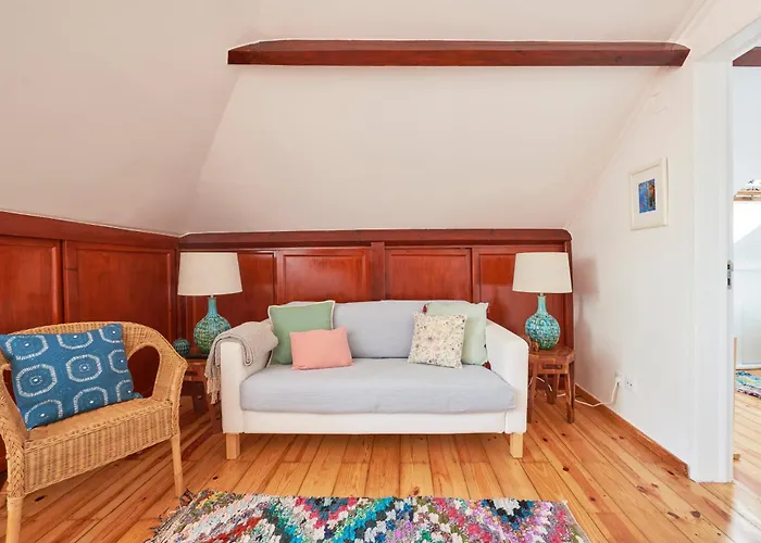 Central, Comfy And Light-filled Apt, By Timecooler شقة *