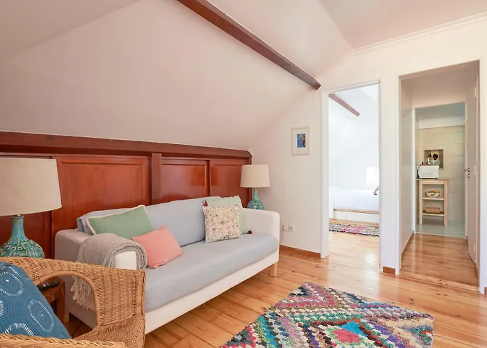 Central, Comfy And Light-filled Apt, By Timecooler شقة