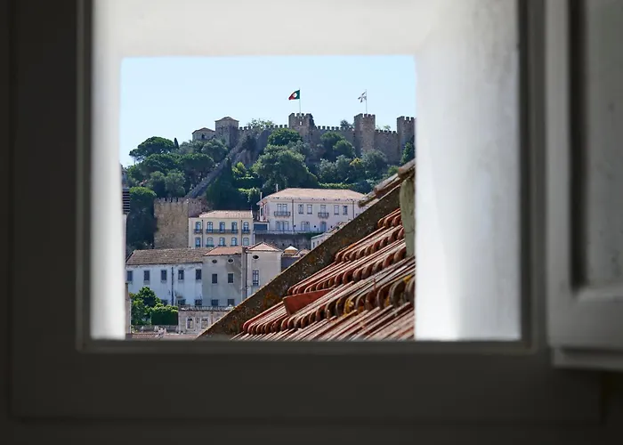 Central, Comfy And Light-filled Apt, By Timecooler Lisboa