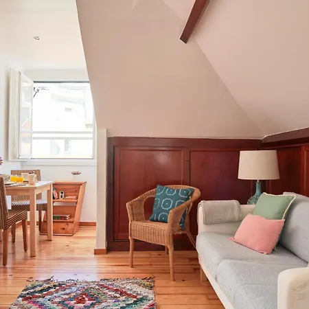 Апартаменти Central, Comfy And Light-filled Apt, By Timecooler Лісабон